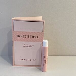 Givenchy Irresistible Eau de Parfum Very Floral 1ml Sample Spray BNIB